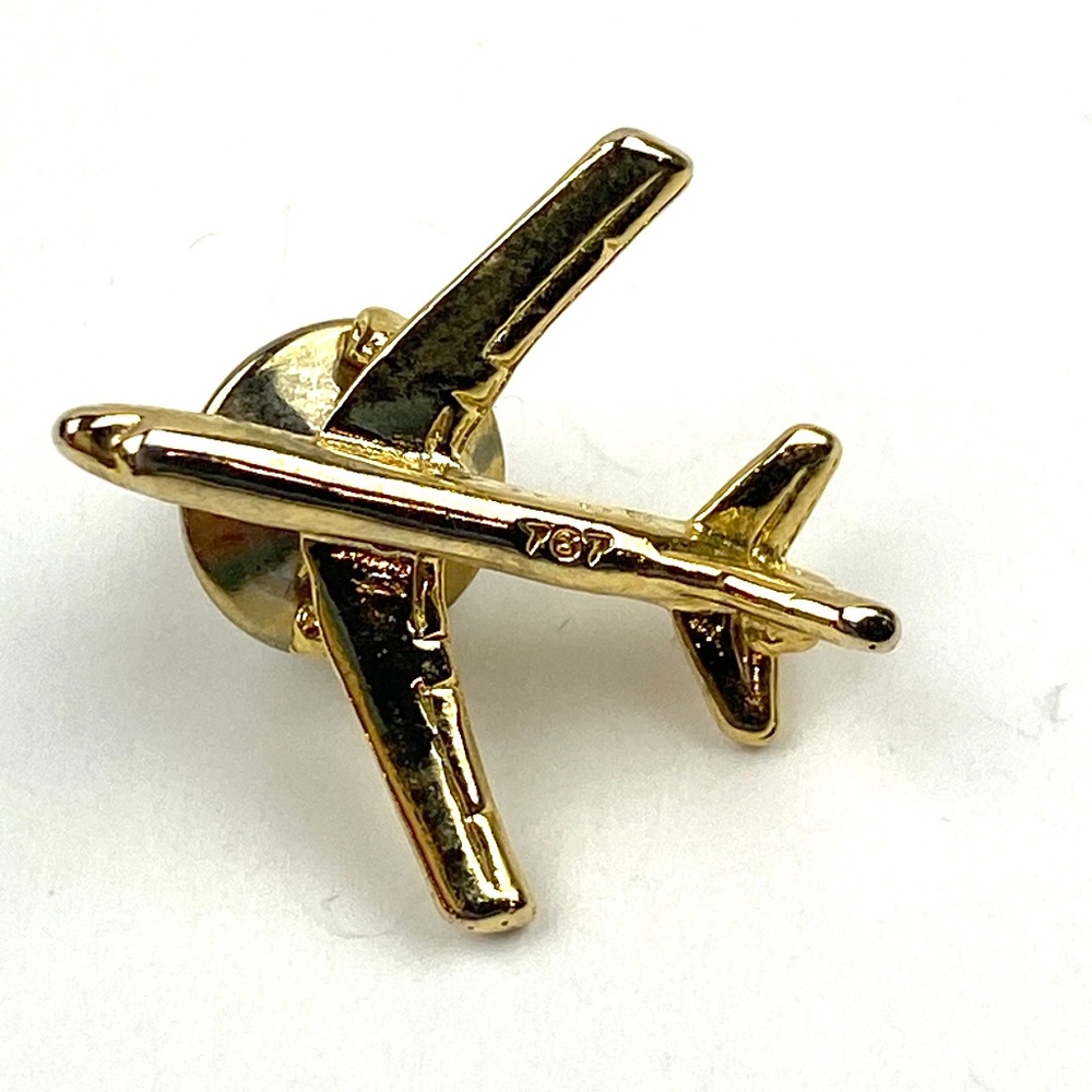 Tie Tack Boeing 767 Airplane Lapel Hat Pin Gold Tone Pilot Perfect Vintage Gift